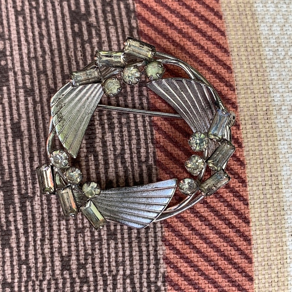 Carl Art Sterling Wreath Pin